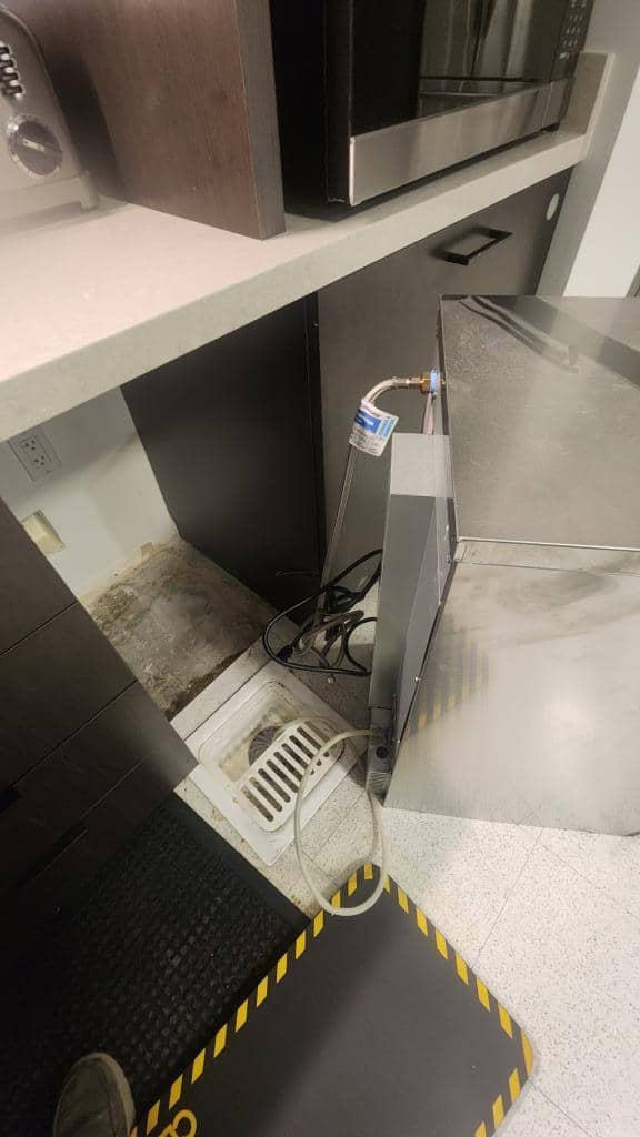 Icemaker repair installation service Commercial Icemaker repair 5 Signs Your Commercial Icemaker Needs Repair and How to Address Them
